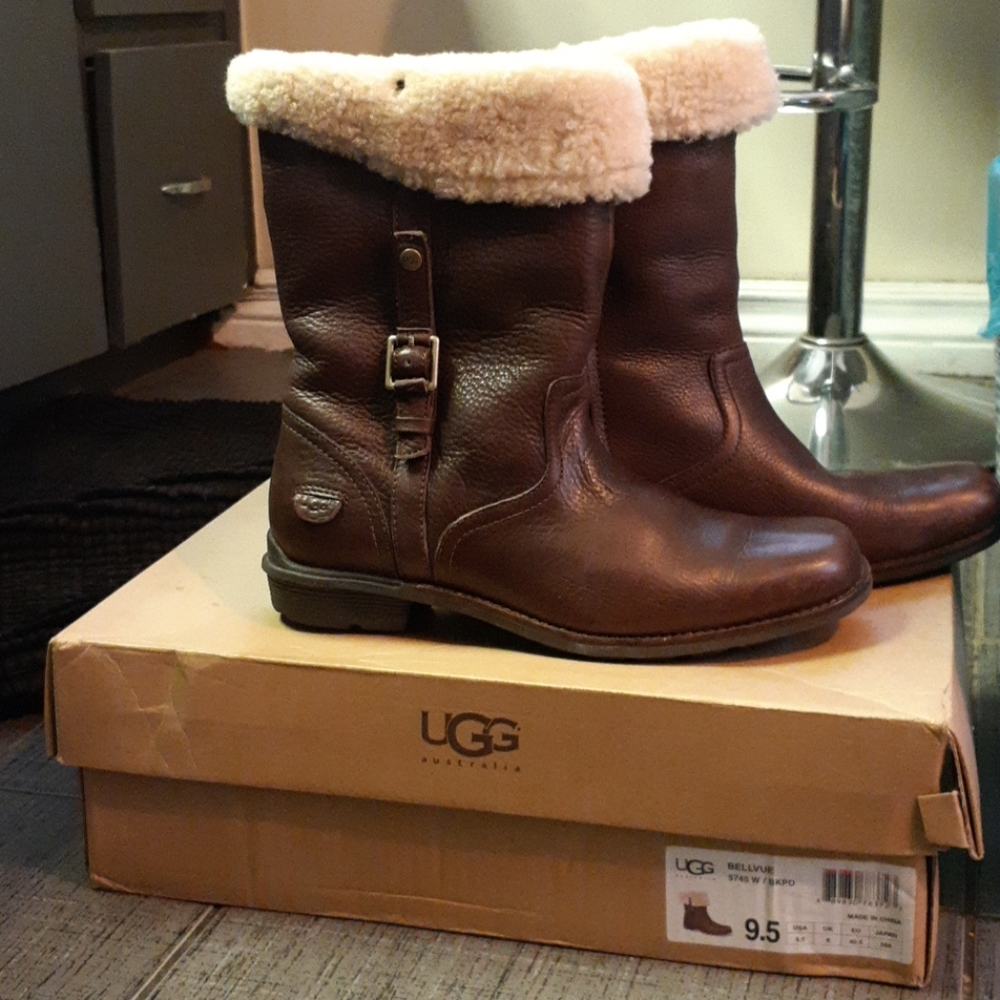 New w/ Box Ugg Leather Boots (Bellvue)